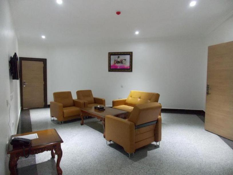 Immaculate Royal Int'L Hotel Owerri Kültér fotó
