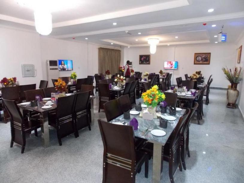 Immaculate Royal Int'L Hotel Owerri Kültér fotó