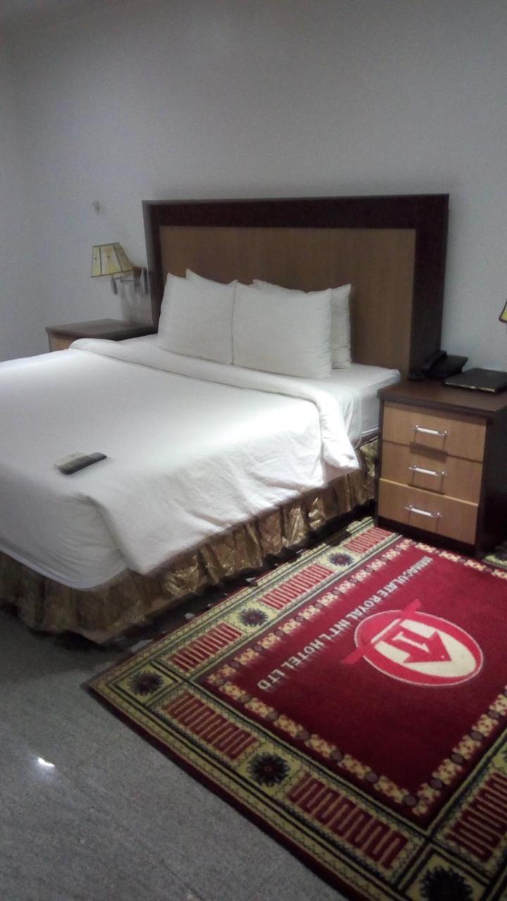 Immaculate Royal Int'L Hotel Owerri Kültér fotó