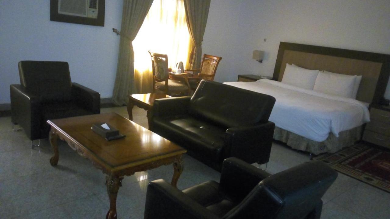 Immaculate Royal Int'L Hotel Owerri Kültér fotó