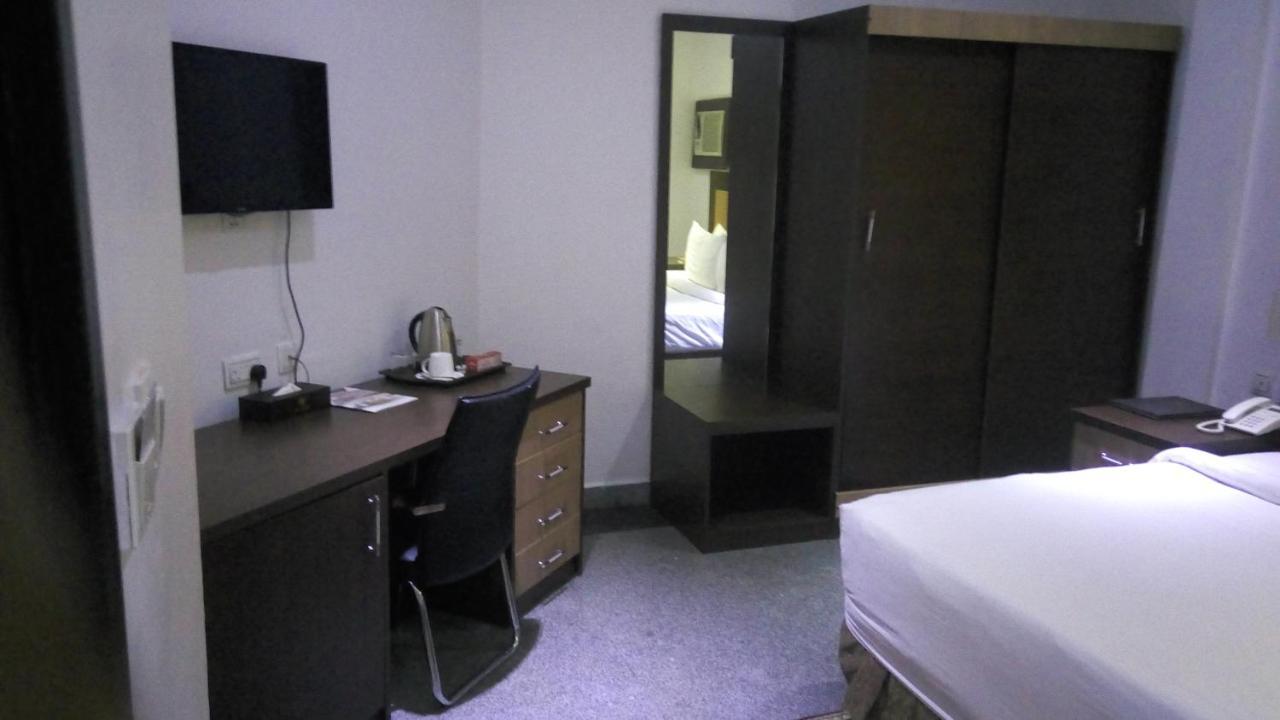 Immaculate Royal Int'L Hotel Owerri Kültér fotó